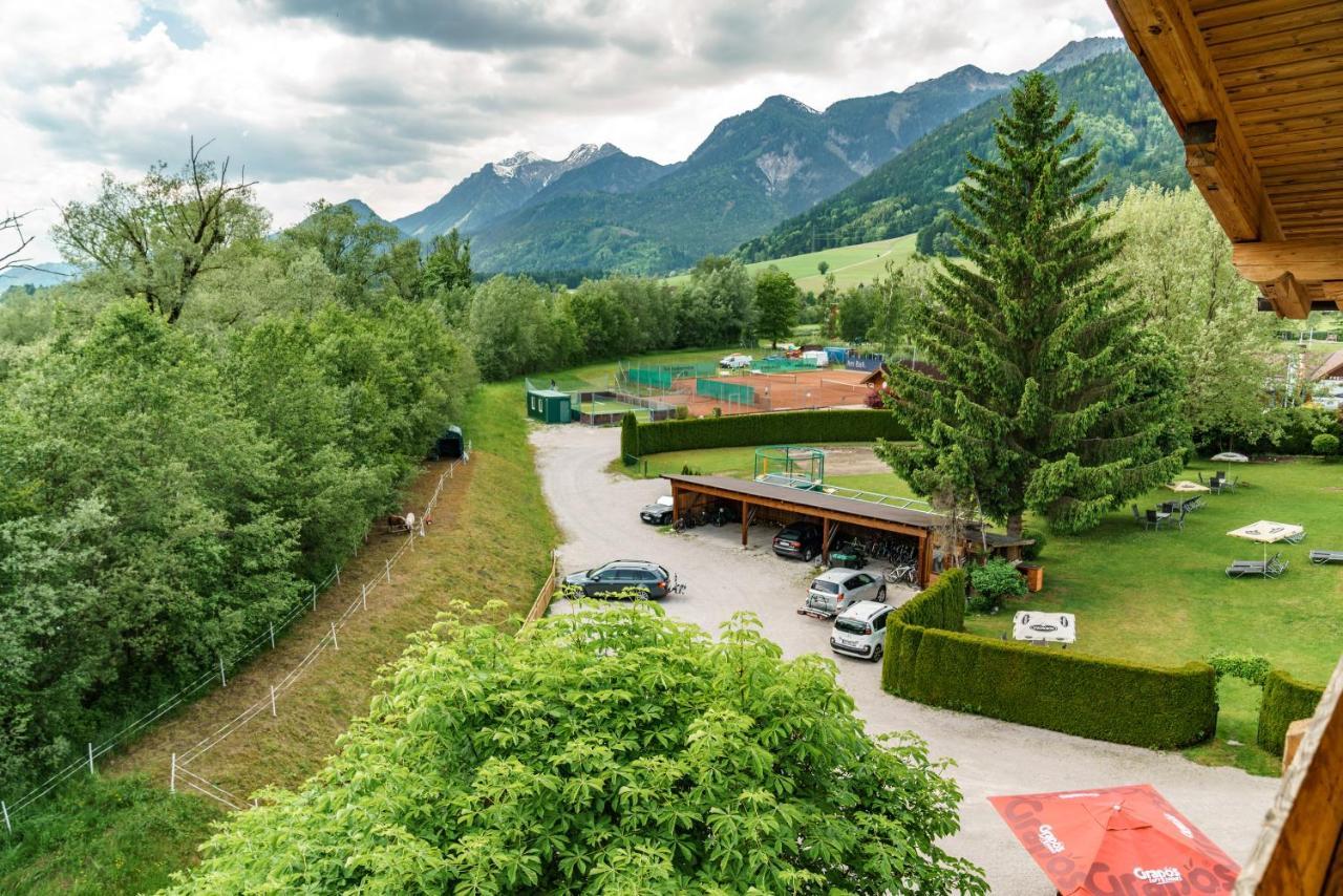 Sport & Familienhotel Baerenwirt Айх Екстериор снимка