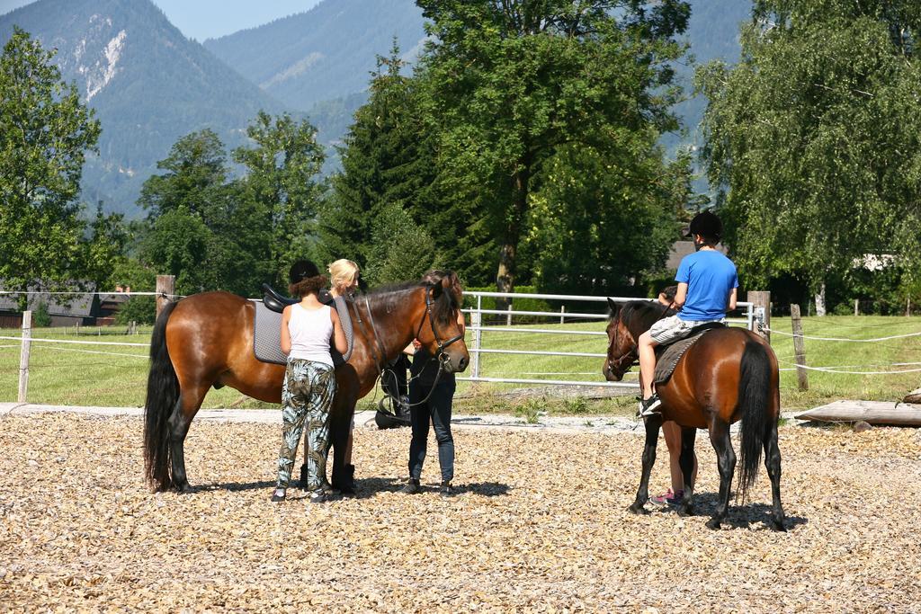 Sport & Familienhotel Baerenwirt Айх Екстериор снимка